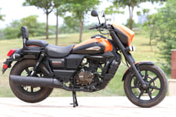 Mechanically, the Sport S is identical to the Commando. The only difference on the Sport S is the 17” front wheel with a lower profile tyre. 