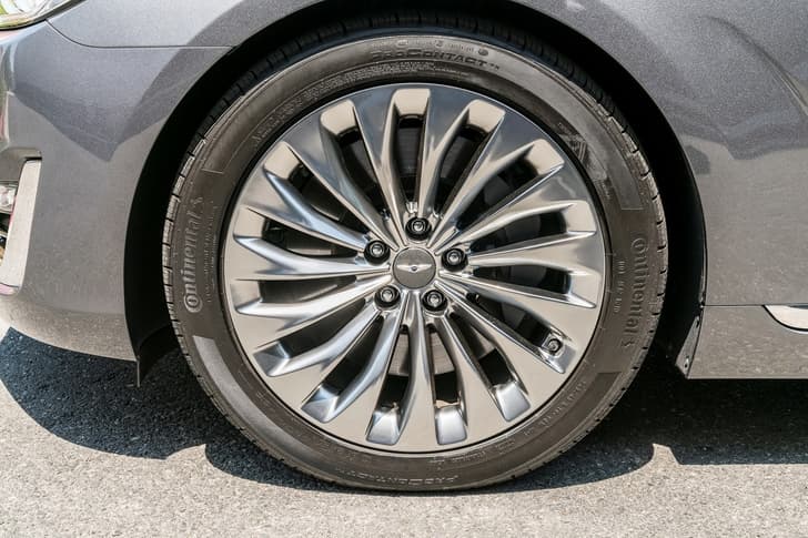 Genesis G90 photo gallery