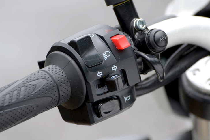 2016 Benelli TNT 600i ABS photo gallery