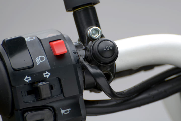 2016 Benelli TNT 600i ABS photo gallery