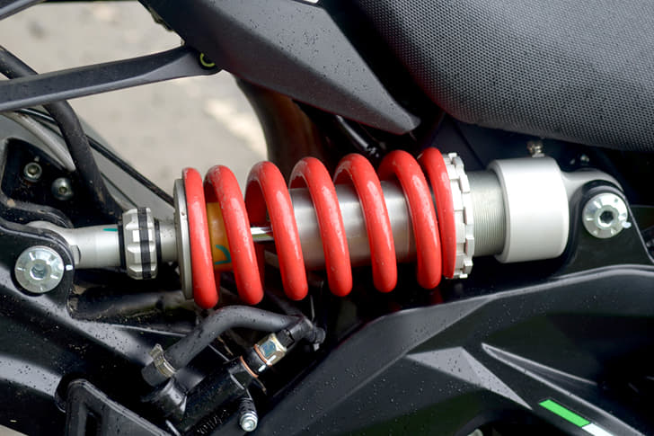 2016 Benelli TNT 600i ABS photo gallery