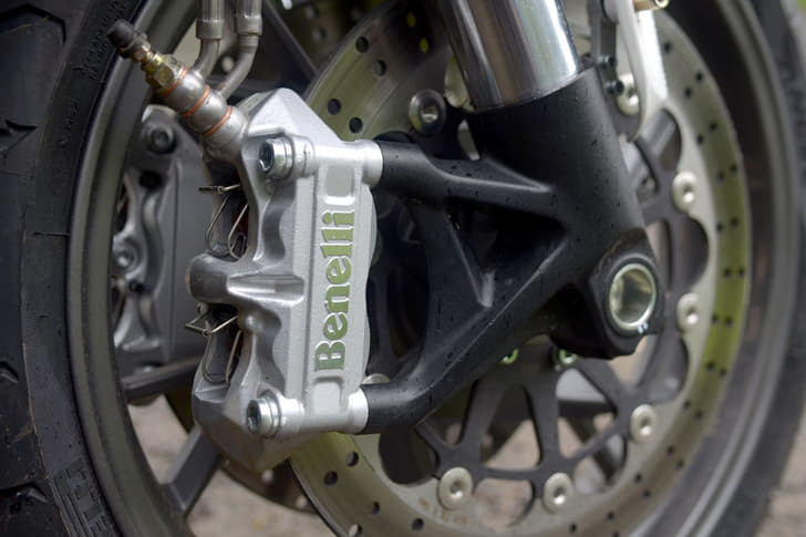 2016 Benelli TNT 600i ABS photo gallery