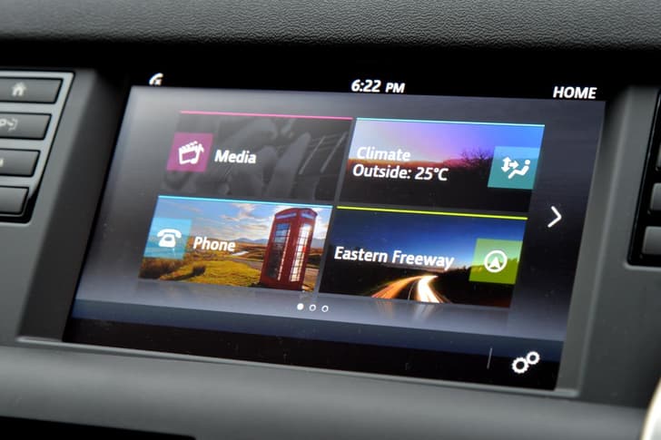 Land Rover Discovery Sport petrol photo gallery