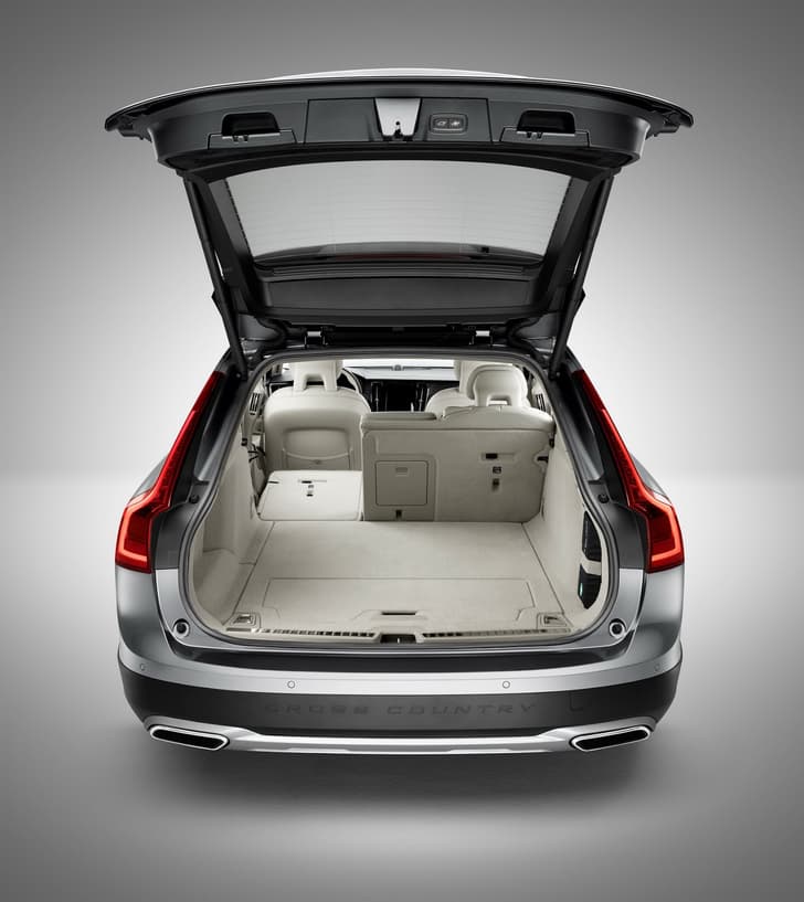 Volvo V90 Cross Country photo gallery