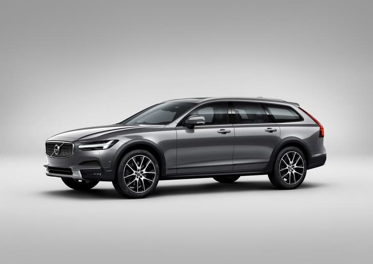 Volvo V90 Cross Country photo gallery