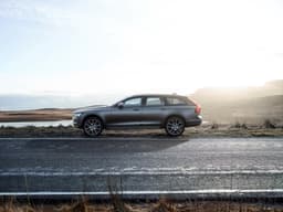 Volvo V90 Cross Country photo gallery