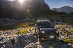 2017 Fiat Panda Cross photo gallery