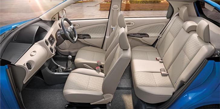 2016 Toyota Etios Liva photo gallery