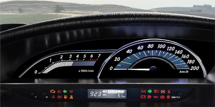 2016 Toyota Etios Liva photo gallery