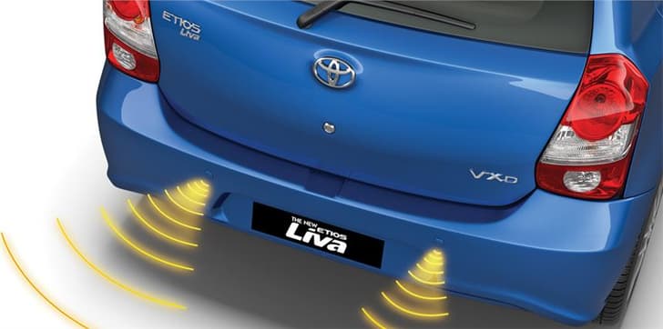 2016 Toyota Etios Liva photo gallery
