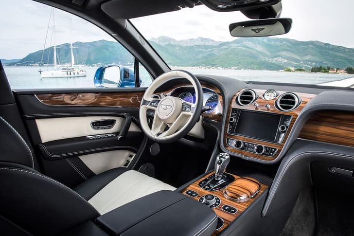 Bentley Bentayga diesel photo gallery