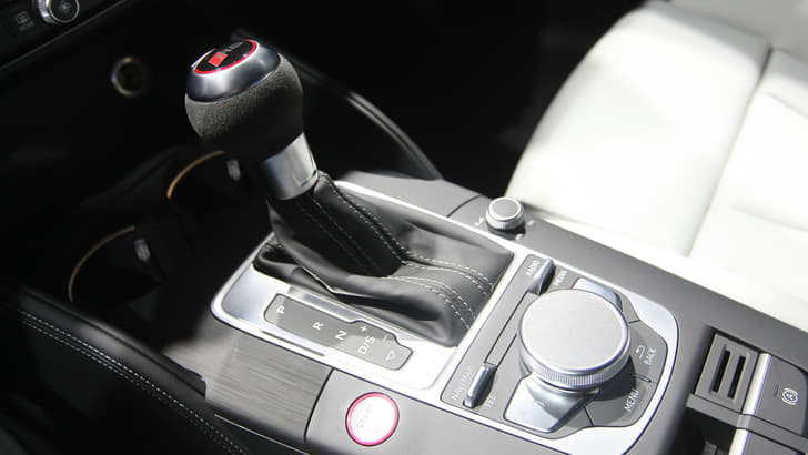 New Audi RS3 sedan photo gallery