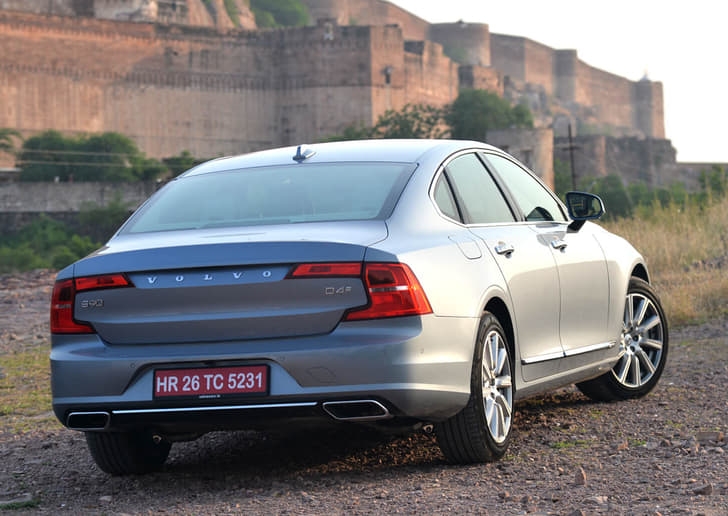 Volvo S90 photo gallery
