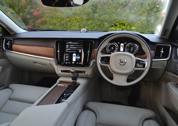 Volvo S90 photo gallery