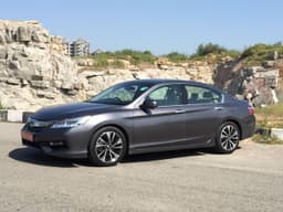 2016 Honda Accord Hybrid image gallery