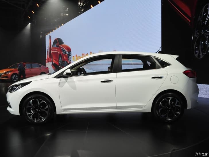 New 2016 Hyundai Verna hatchback image gallery