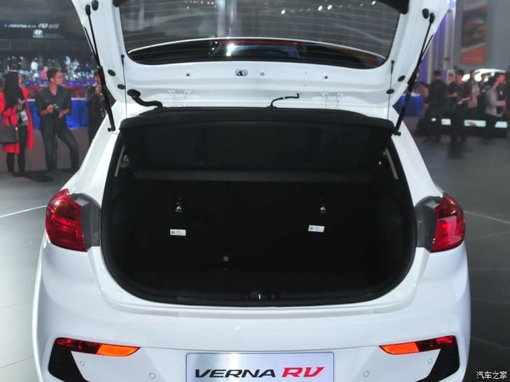 New 2016 Hyundai Verna hatchback image gallery