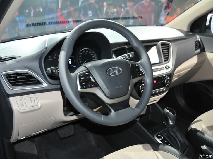 New 2016 Hyundai Verna hatchback image gallery