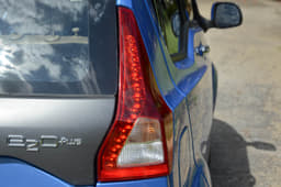 2016 Mahindra e2o Plus image gallery