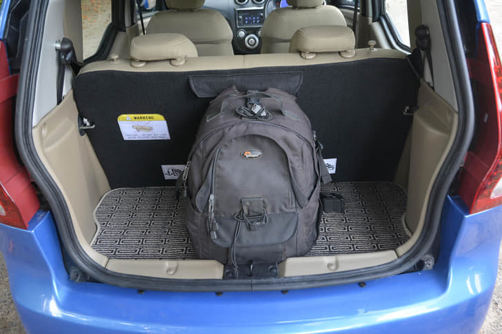 2016 Mahindra e2o Plus image gallery