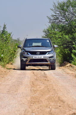2016 Tata Hexa image gallery