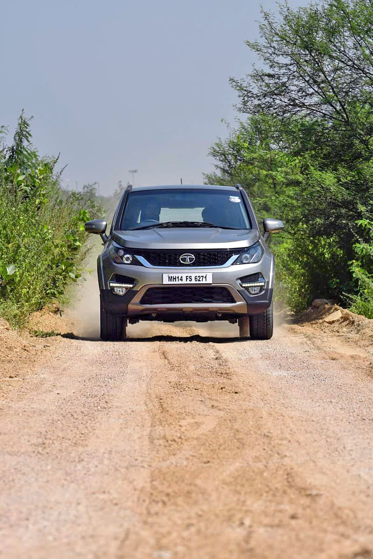 2016 Tata Hexa image gallery