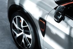 Lynk & Co 01 image gallery