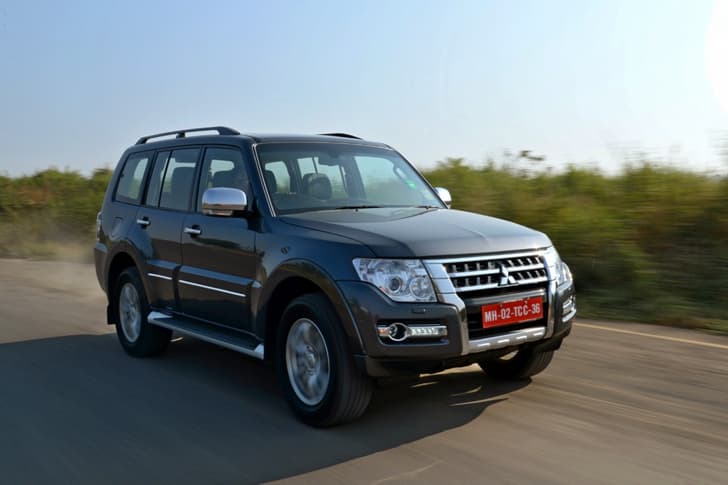 2016 Mitsubishi Montero image gallery