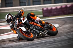 2017 KTM 1290 Super Duke R image gallery