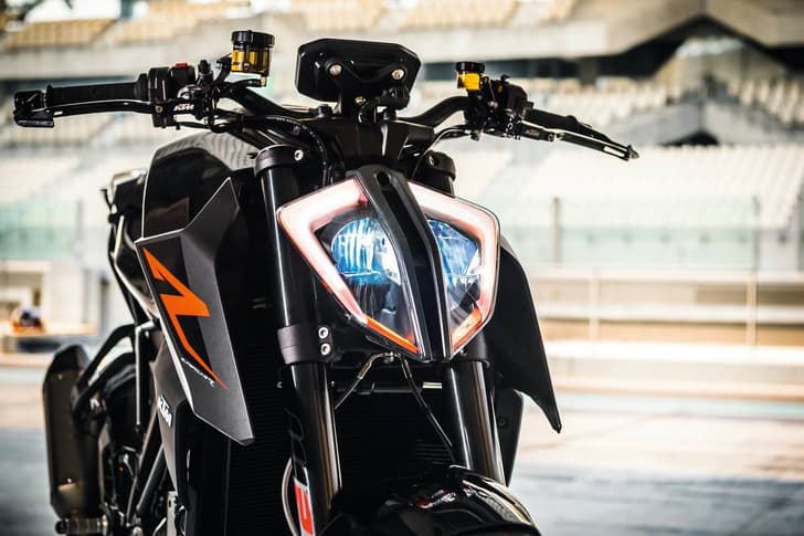 2017 KTM 1290 Super Duke R image gallery