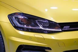 2017 Volkswagen Golf image gallery