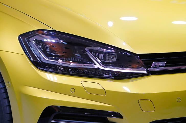 2017 Volkswagen Golf image gallery