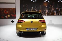 2017 Volkswagen Golf image gallery