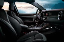 2017 Alfa Romeo Stelvio SUV image gallery