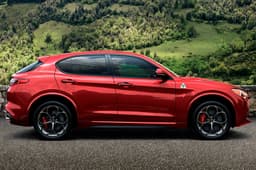 2017 Alfa Romeo Stelvio SUV image gallery