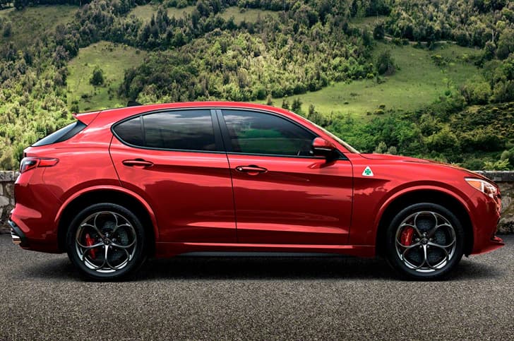 2017 Alfa Romeo Stelvio SUV image gallery