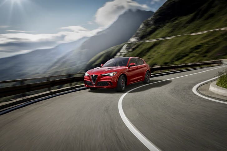 2017 Alfa Romeo Stelvio SUV image gallery