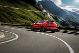 2017 Alfa Romeo Stelvio SUV image gallery