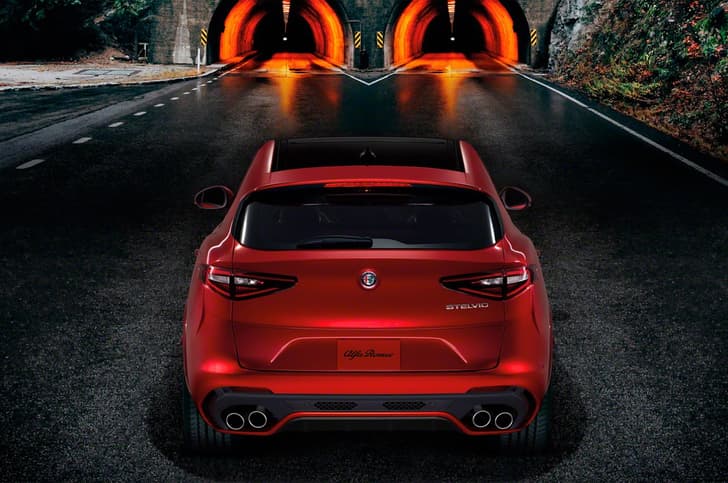 2017 Alfa Romeo Stelvio SUV image gallery