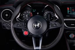 2017 Alfa Romeo Stelvio SUV image gallery
