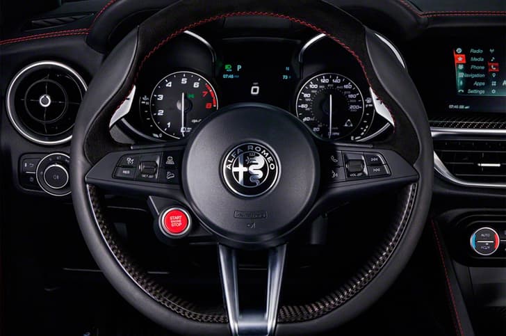 2017 Alfa Romeo Stelvio SUV image gallery