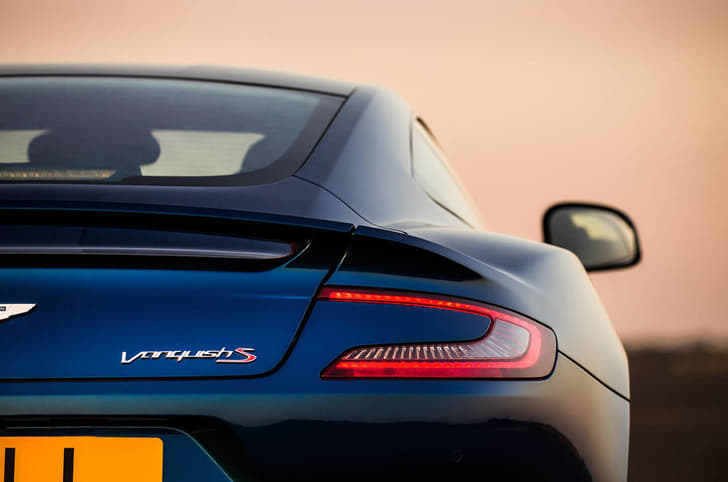 2017 Aston Martin Vanquish S image gallery