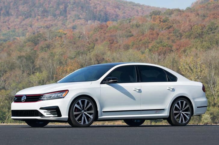 2017 Volkswagen Passat GT concept image gallery