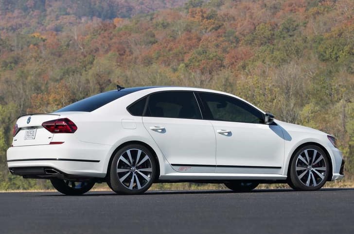 2017 Volkswagen Passat GT concept image gallery