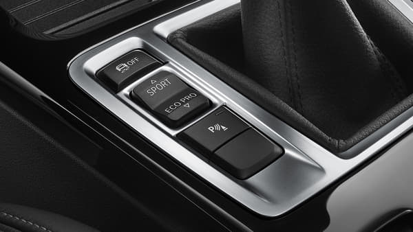 2017 BMW 1-series sedan image gallery