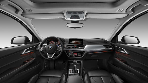 2017 BMW 1-series sedan image gallery