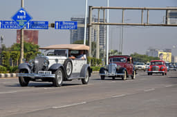 The rally passes the halfway mark and rolls back towards South Mumbai.