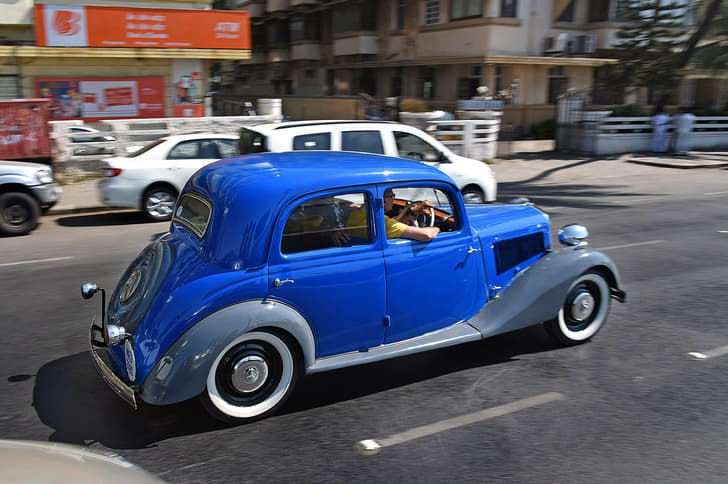 A bright, cheery looking example of the Mercedes-Benz W136 170V.