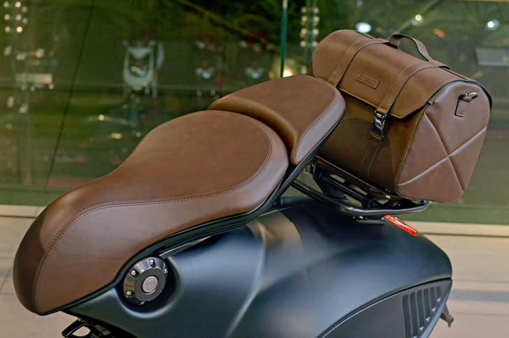 2016 Vespa 946 Emporio Armani image gallery