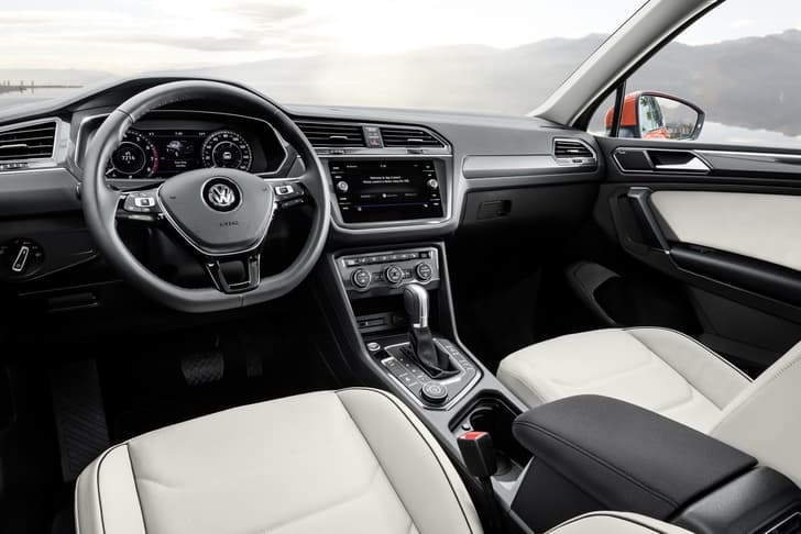 2017 Volkswagen Tiguan Allspace image gallery